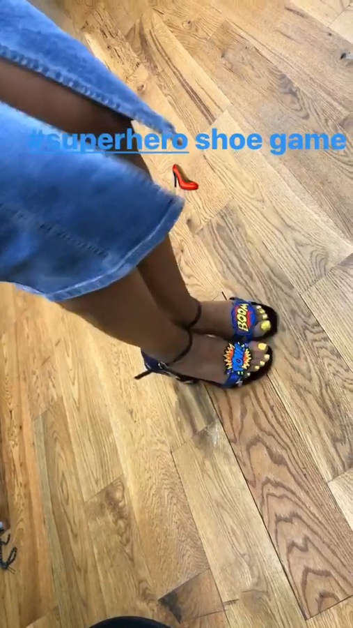 Simone Missick Feet
