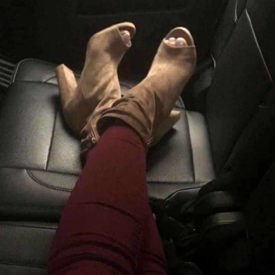 Cassie McIntosh Feet