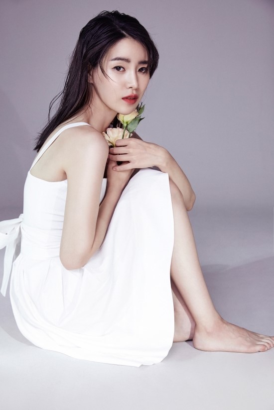 Ji Yeon Lim Feet
