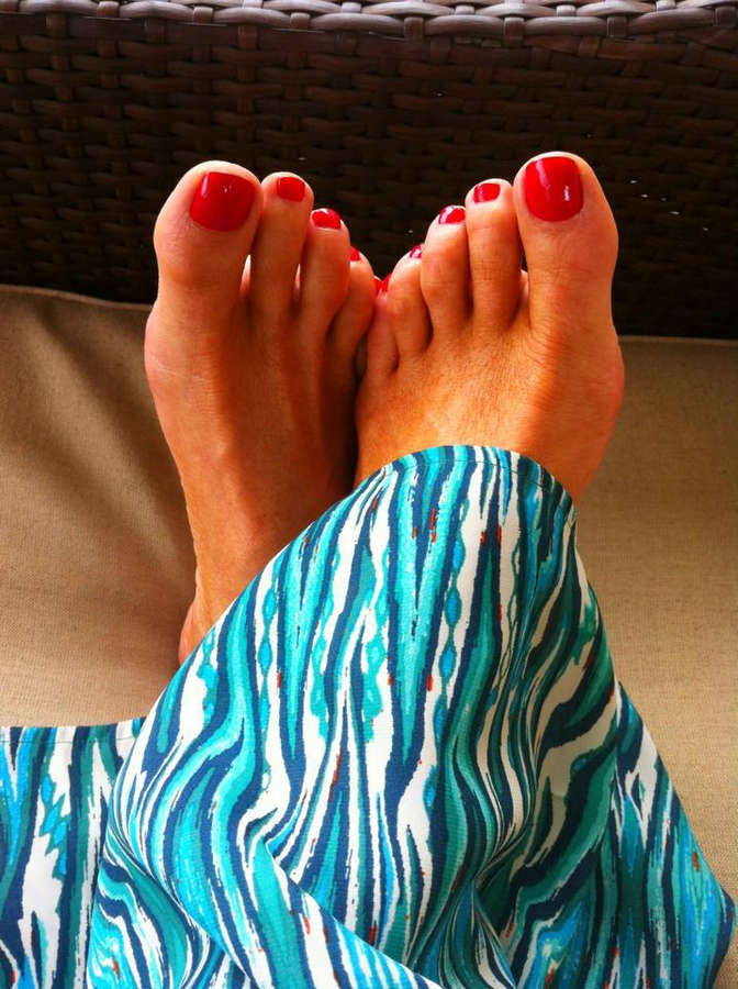 Lisa Robertson Feet