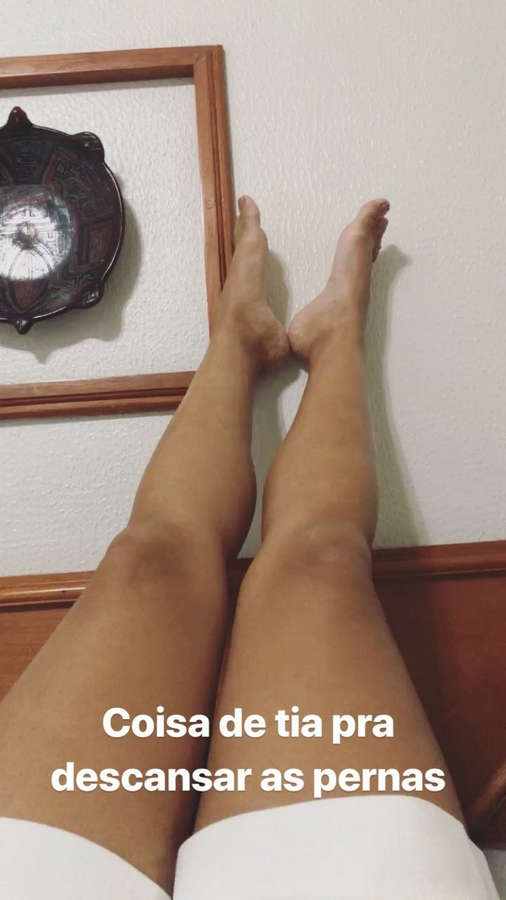Thaynara Oliveira Gomes Feet