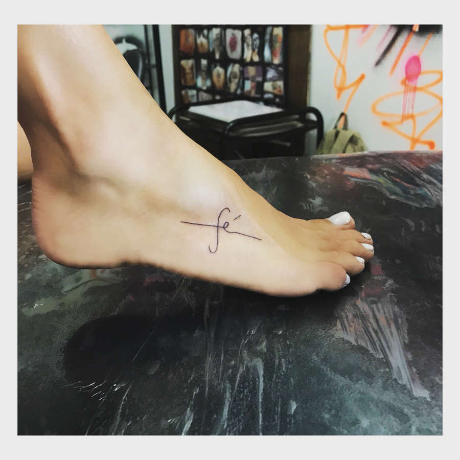Claudia Colucci Feet