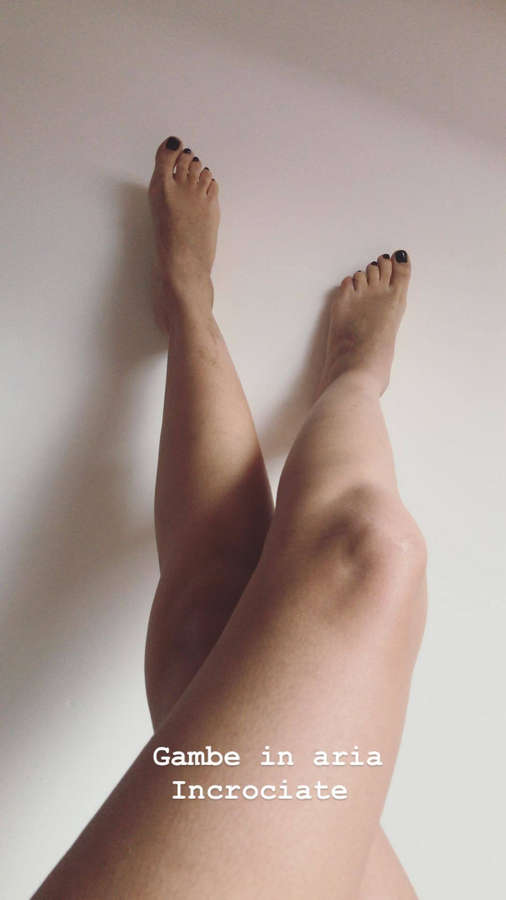 Desiree Noferini Feet