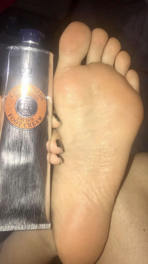 Alaine Crissie Feet