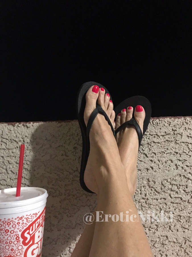 Erotic Nikki Feet