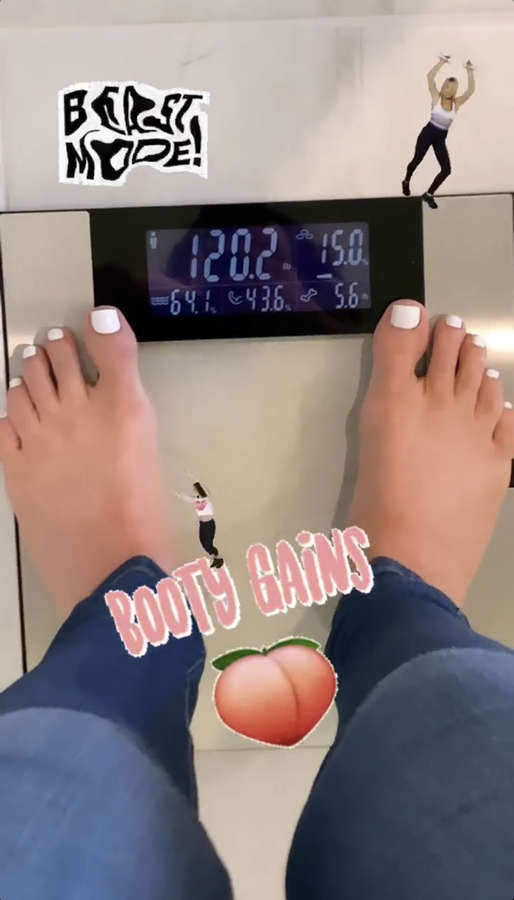 Melissa Molinaro Feet