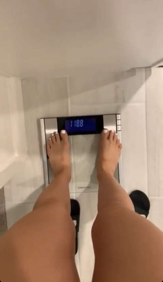 Melissa Molinaro Feet
