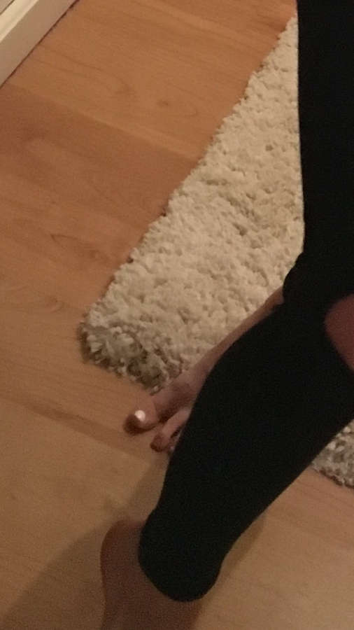 Sophie Newton Feet