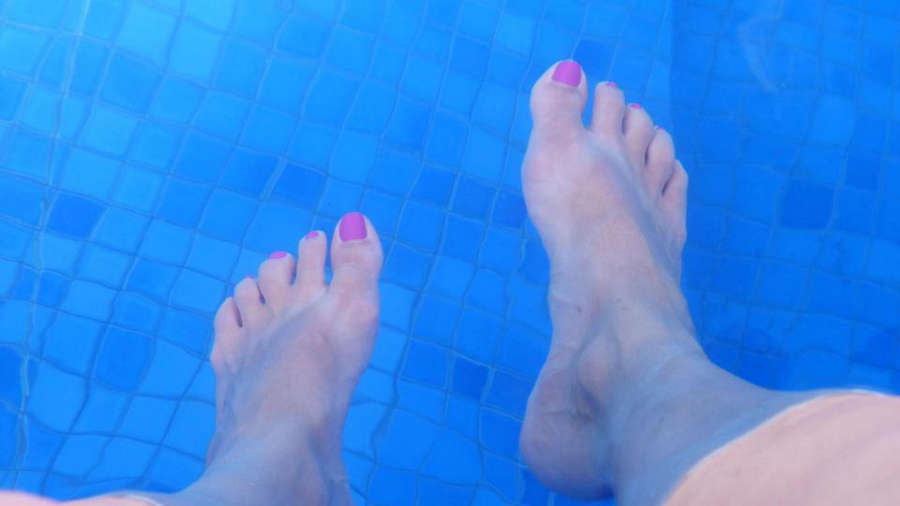 Valeria Monteiro Feet