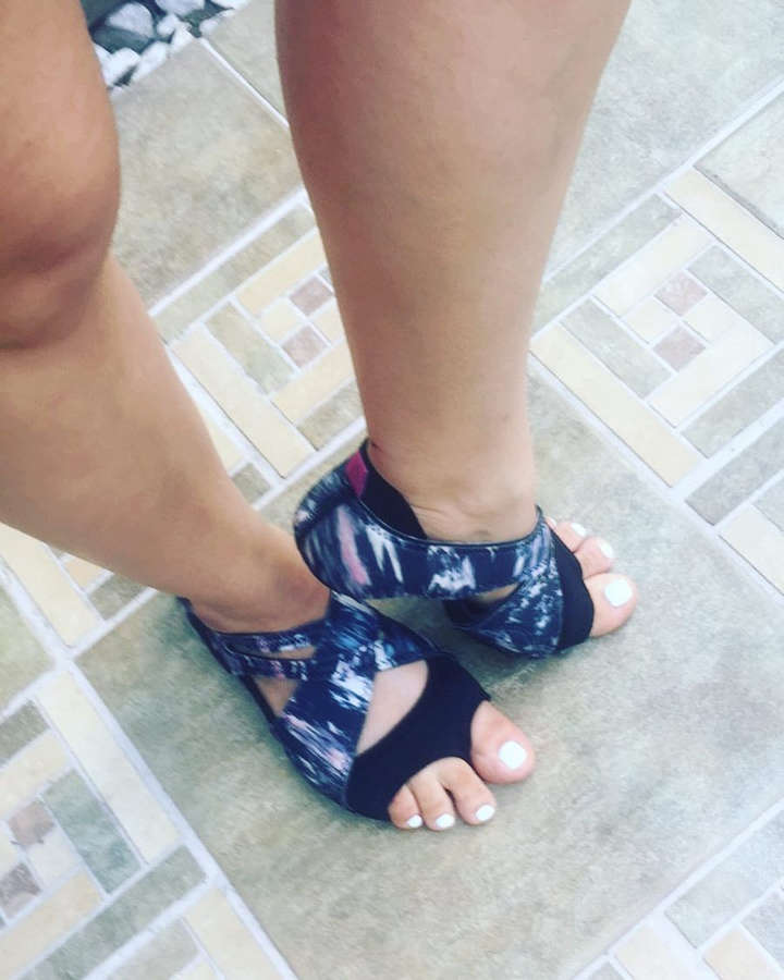Karla Luna Feet