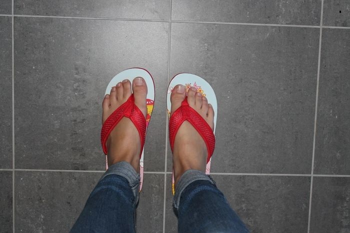 Zara Larsson Feet (7 images) - celebrity-feet.com