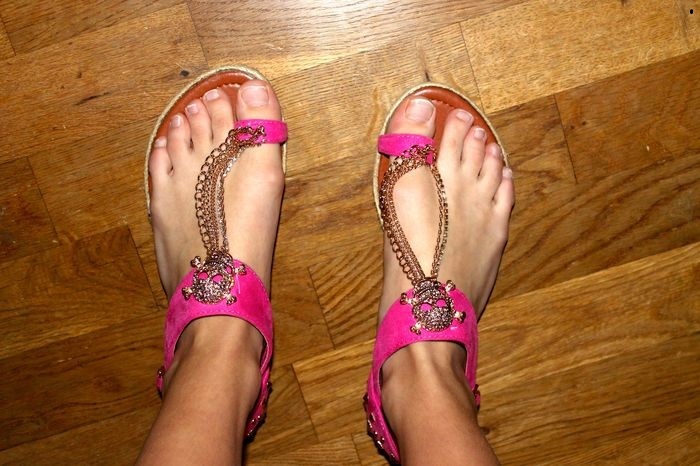 Zara Larsson Feet