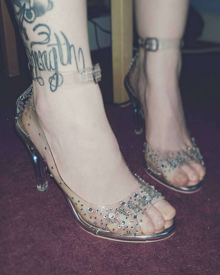Amie Conradine Feet