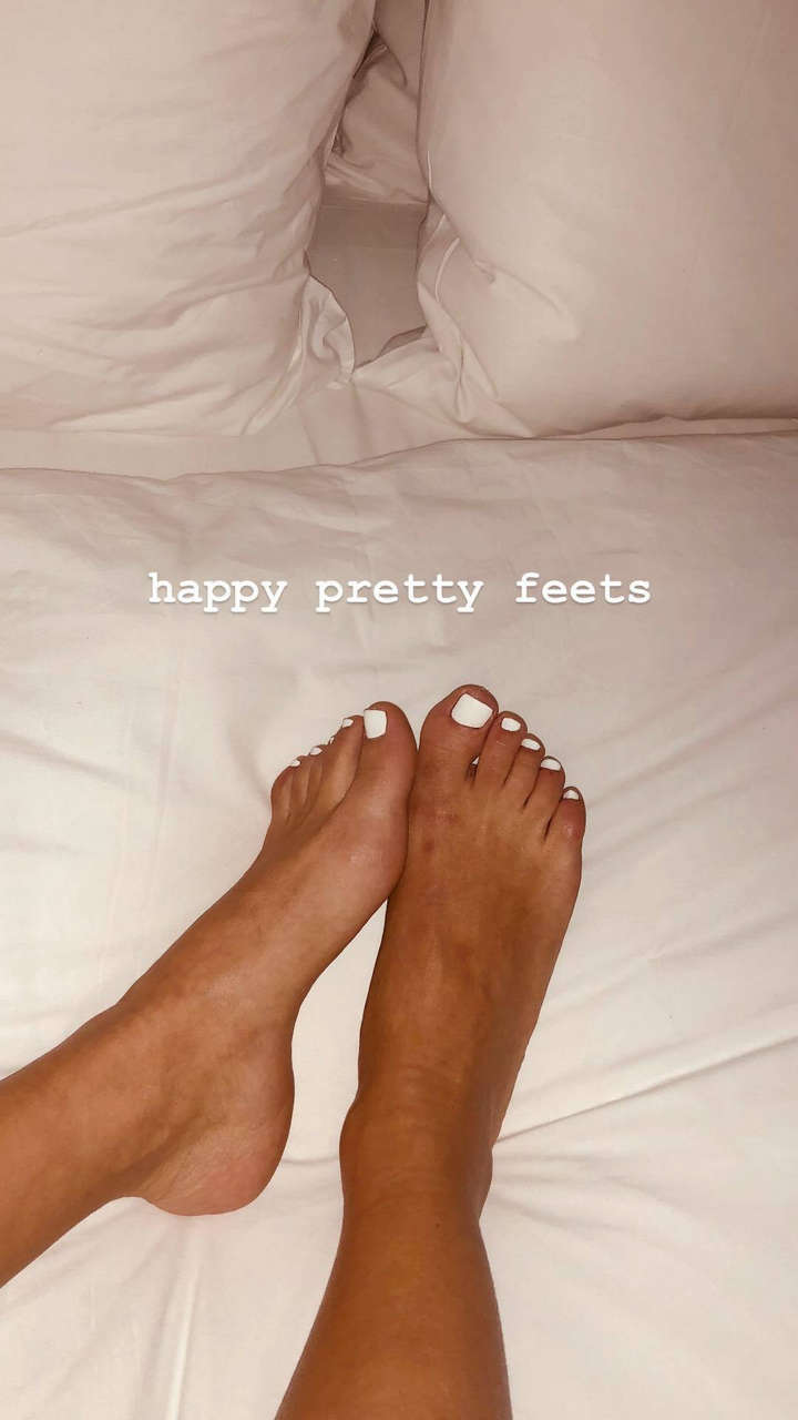 Gina Jaqueline Feet