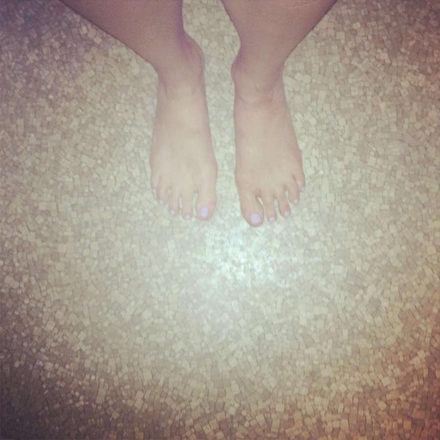 Kacey Musgraves Feet