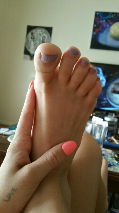 Nikki Bloh Feet
