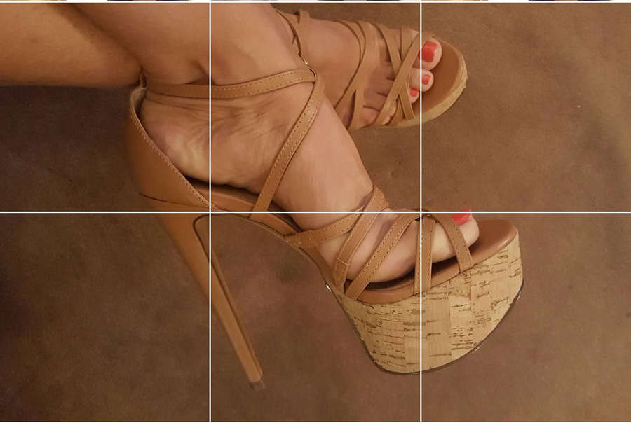 Monica Santhiago Feet
