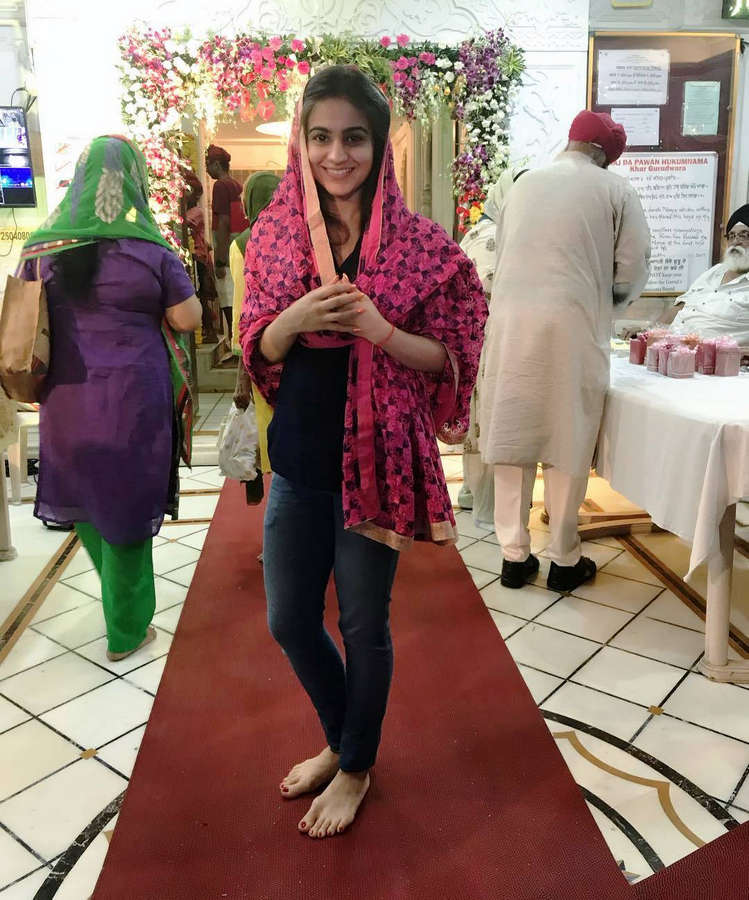 Aksha Pardasany Feet