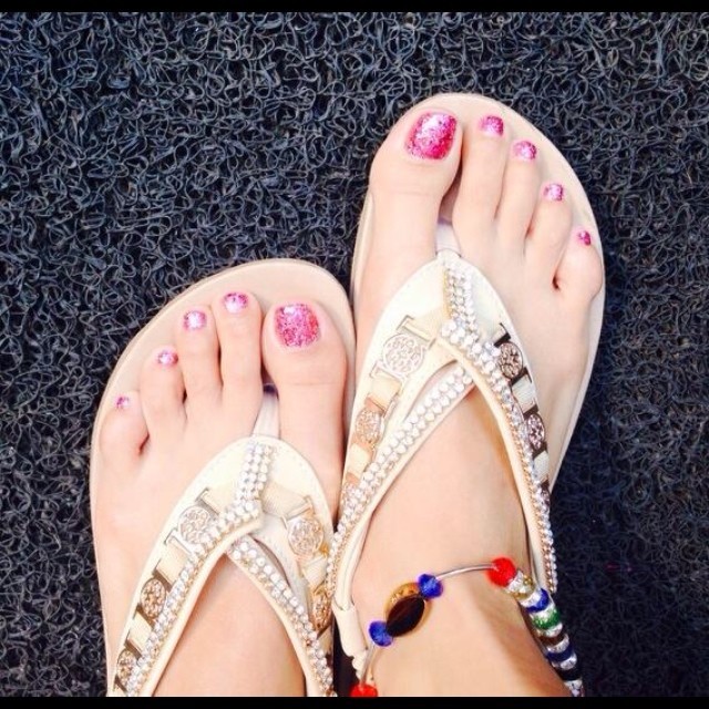 Nisha Rawal Feet