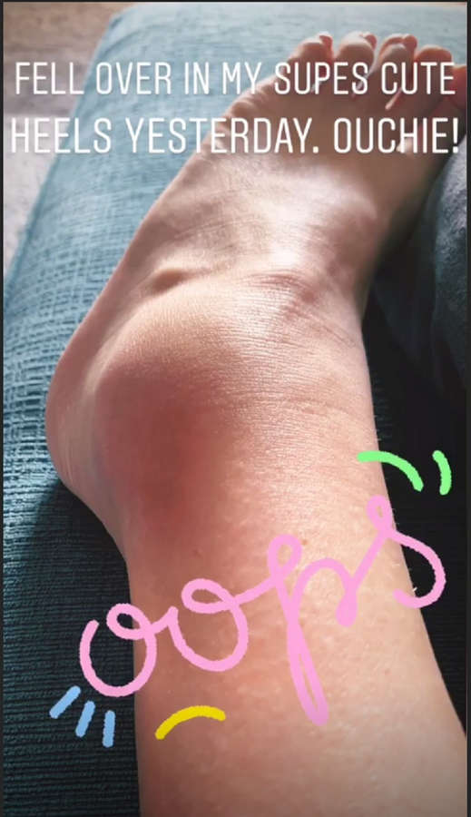 Rebecca Mader Feet
