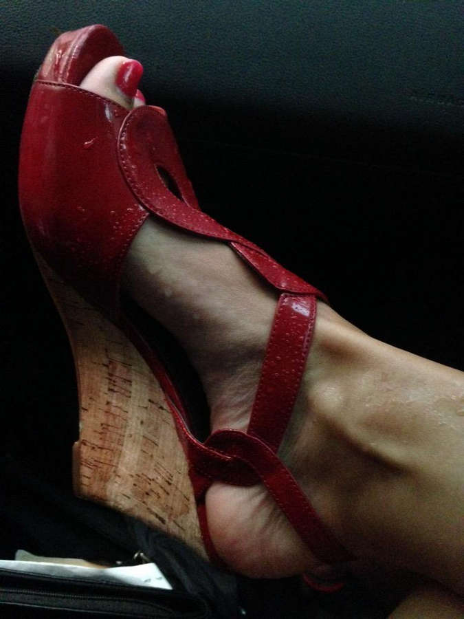 Sydney Benter Feet