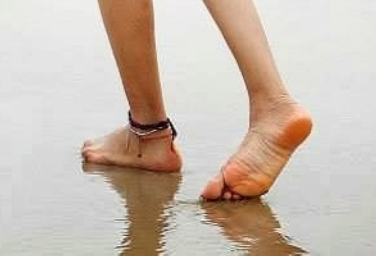 Oshadi Himasha Chavindi Feet