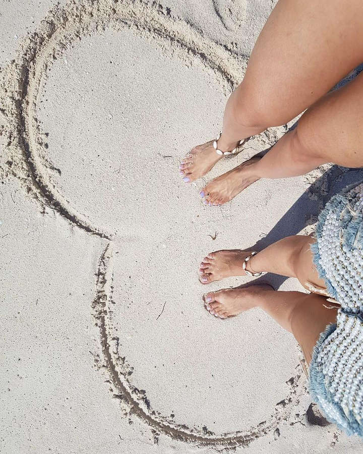 Viviane Reis Feet