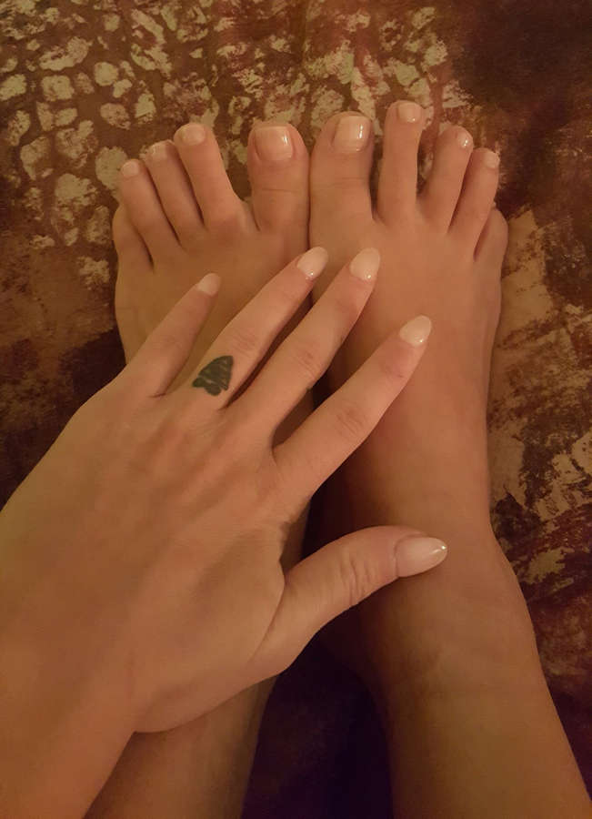 Kat Dior Feet