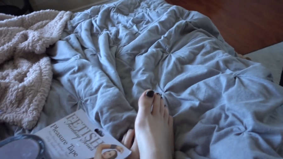 Carly Incontro Feet. 