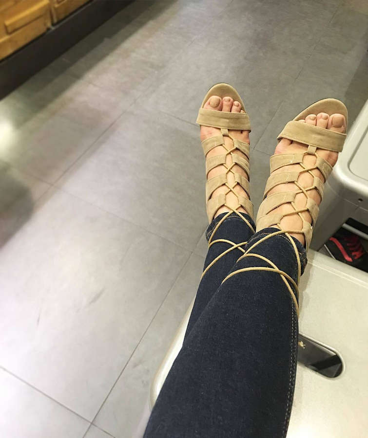 Kris Bernal Feet