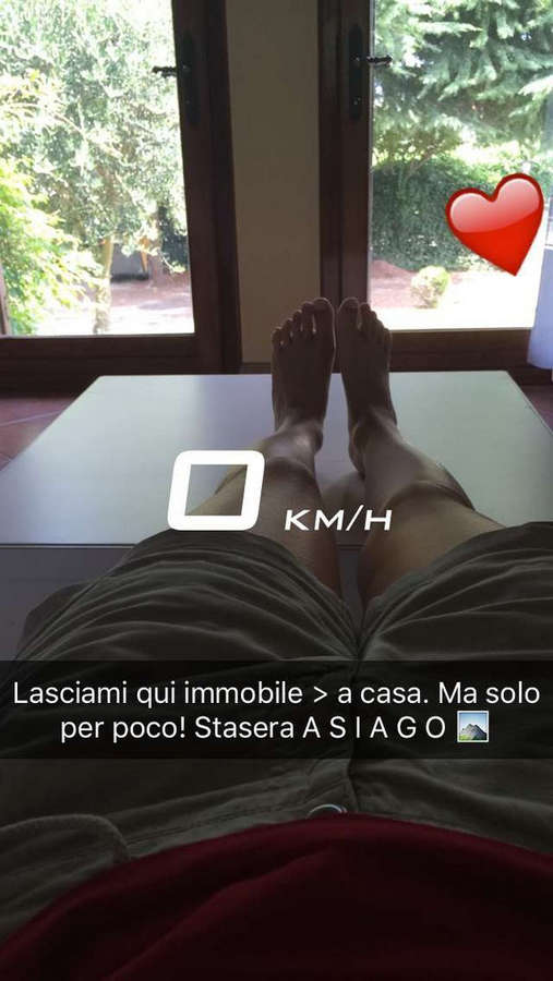 Francesca Michielin Feet