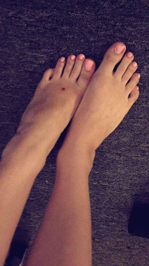 Kylie Maria Feet
