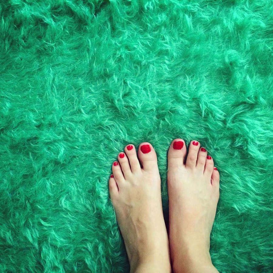 Rita Redshoes Feet