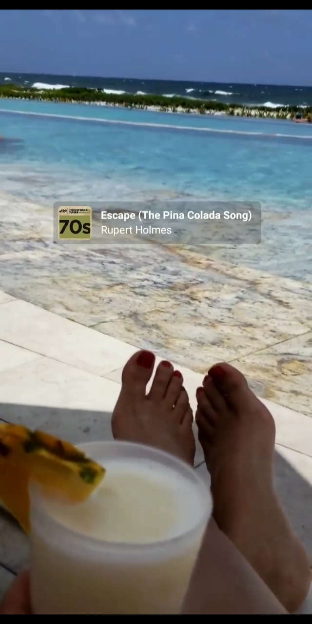 Karina Correa Feet