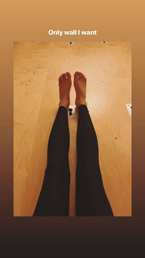 Melia Kreiling Feet