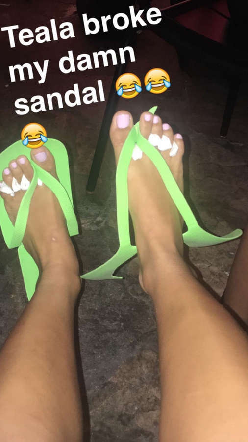 Eva Gutowski Feet