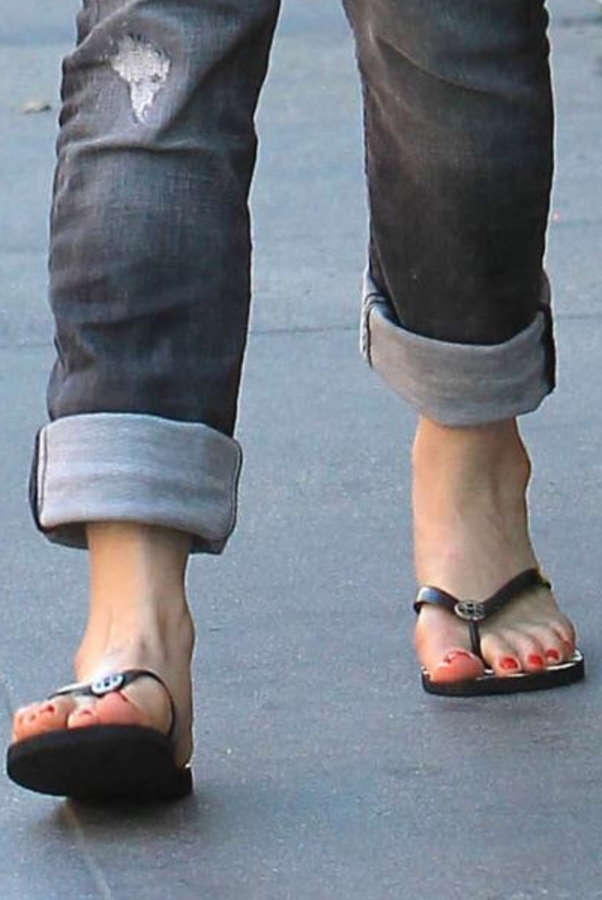 Rhea Seehorn Feet