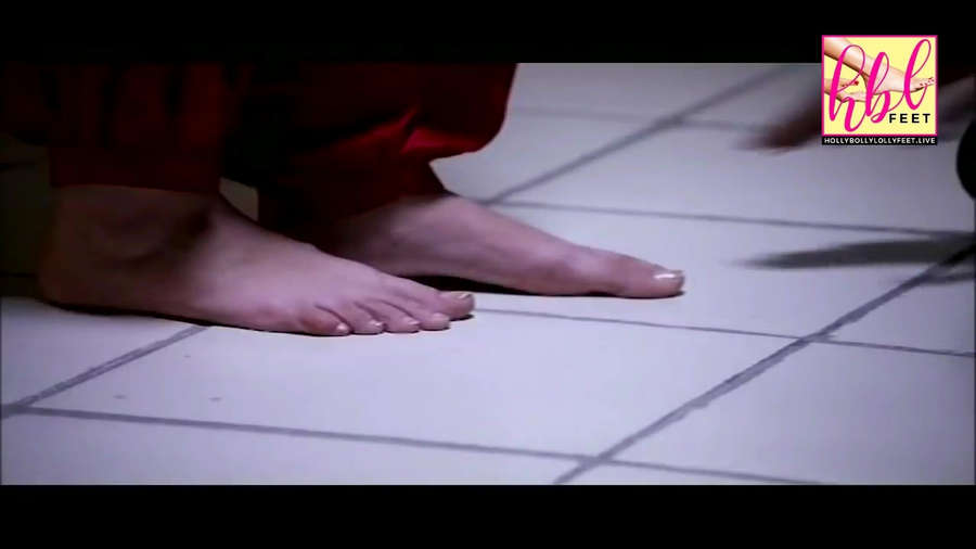 Kinza Hashmi Feet