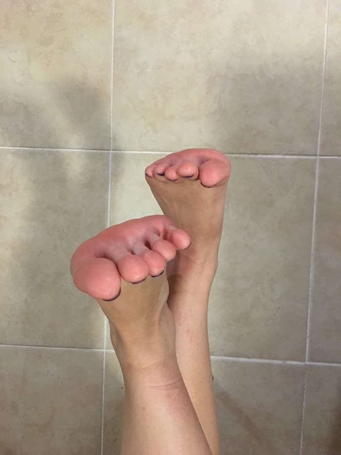 Little Mina Feet