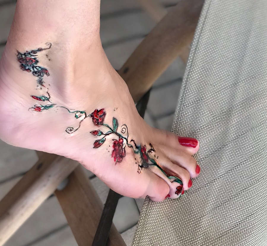 Nancy Brilli Feet