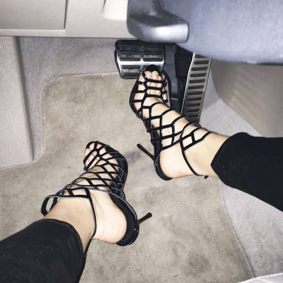 Isabella Scherer Feet