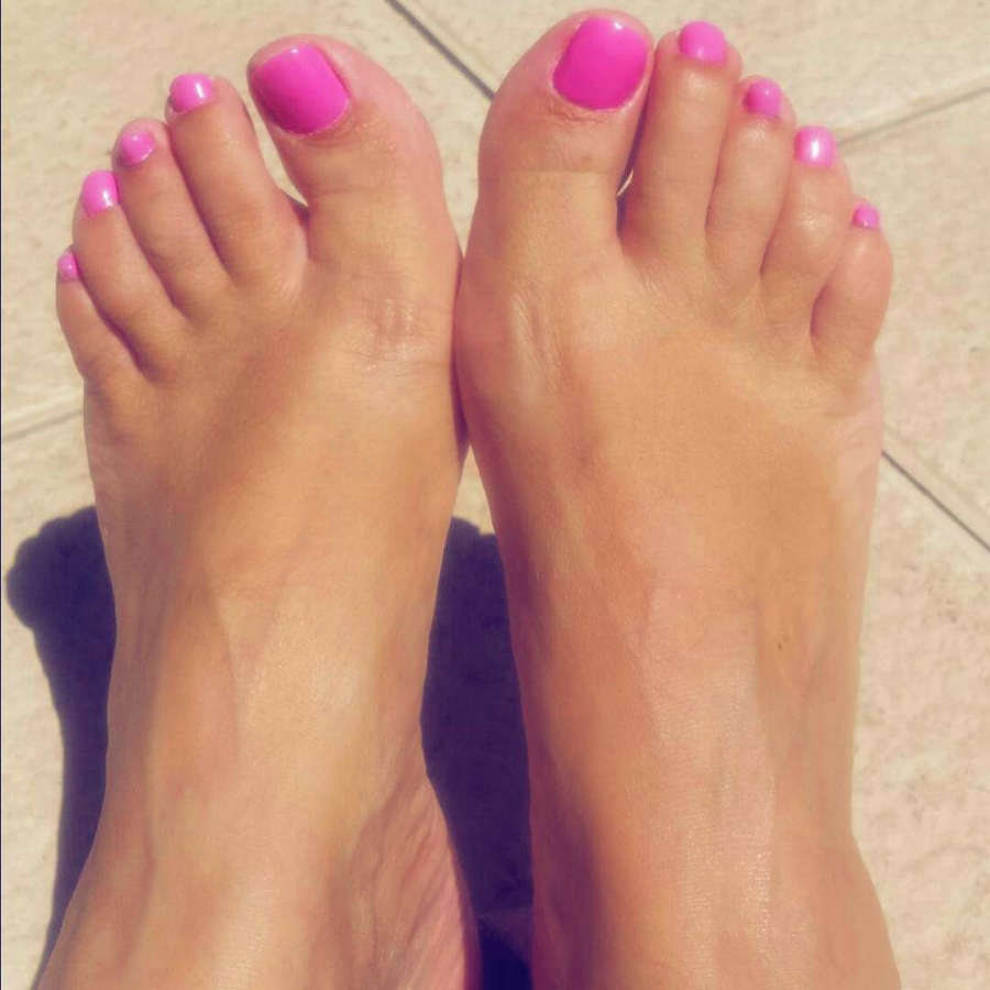 Bibian Norai Feet