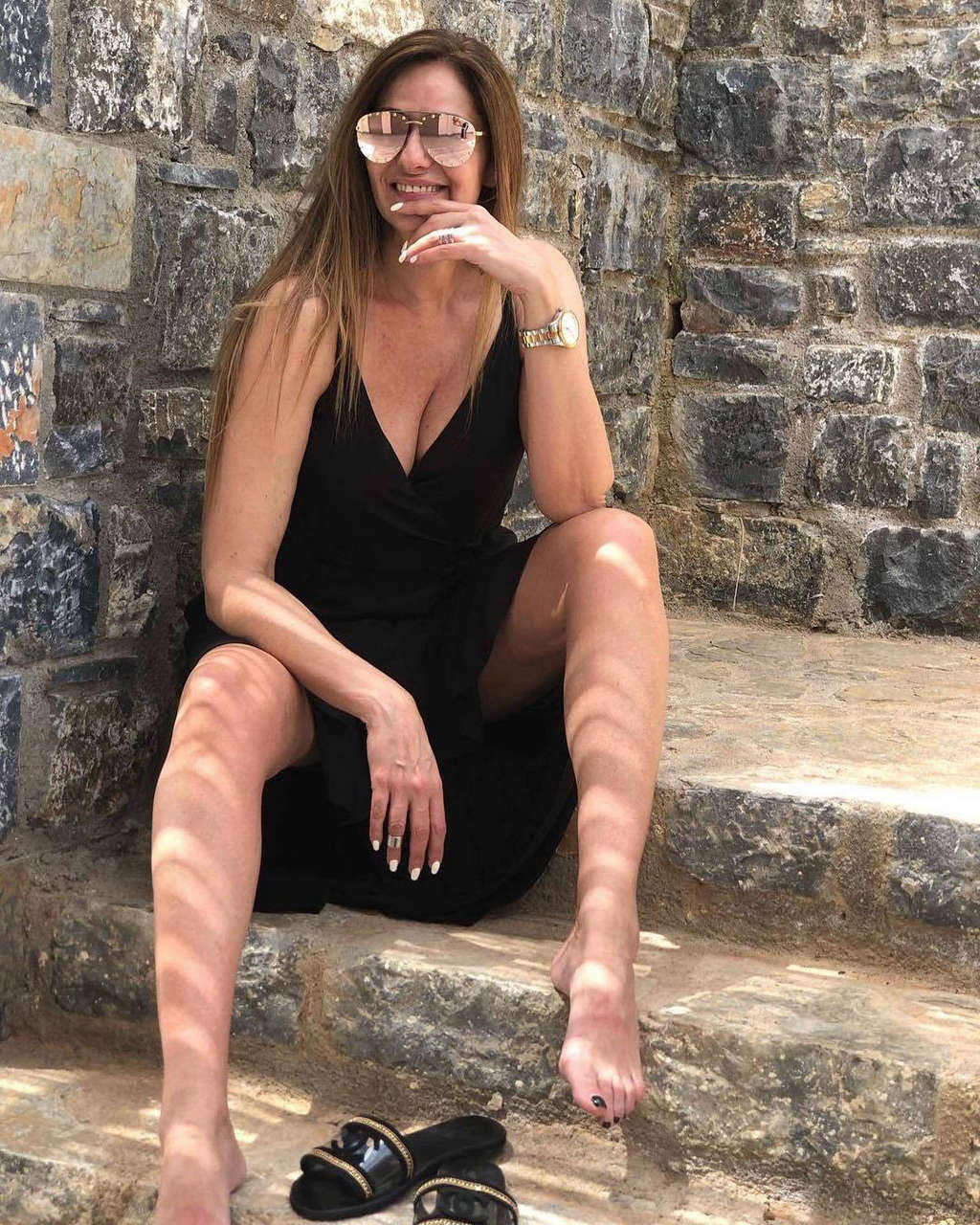 Vicky Koulianou Feet
