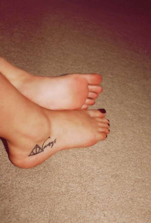 Anna Faith Feet