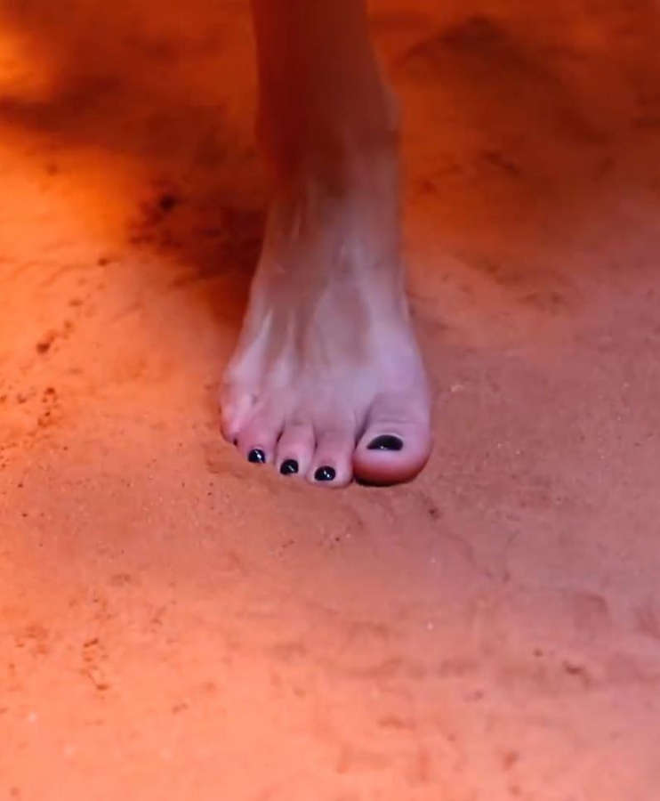 Regina Todorenko Feet