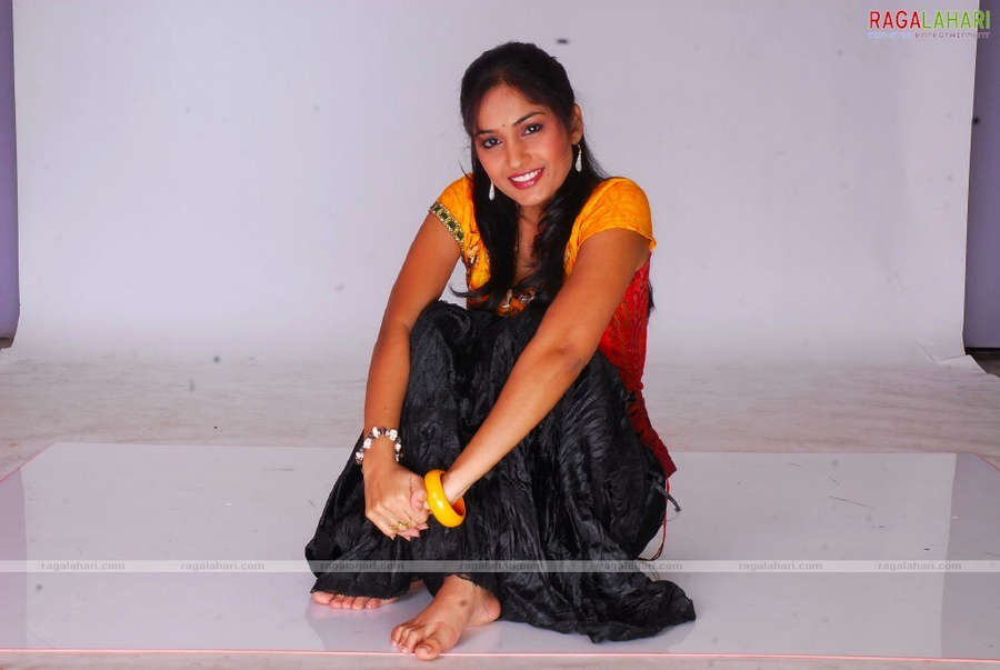Madhavi Latha Feet