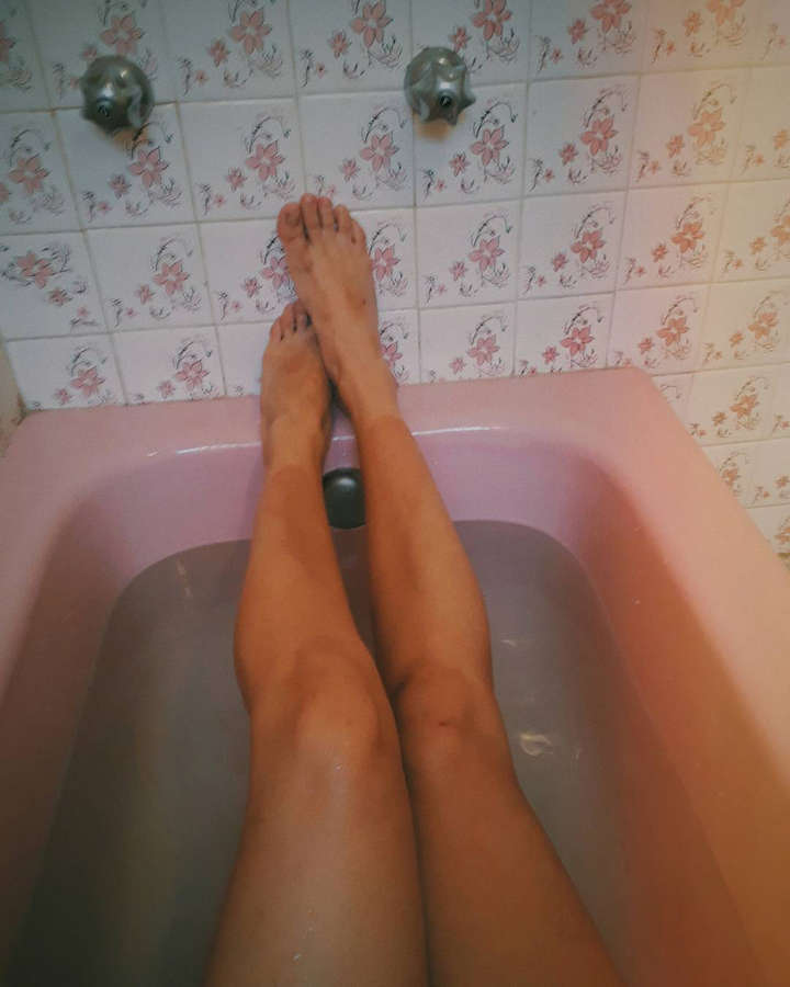 Lara Rodrigues Feet