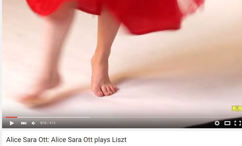 Alice Sara Ott Feet