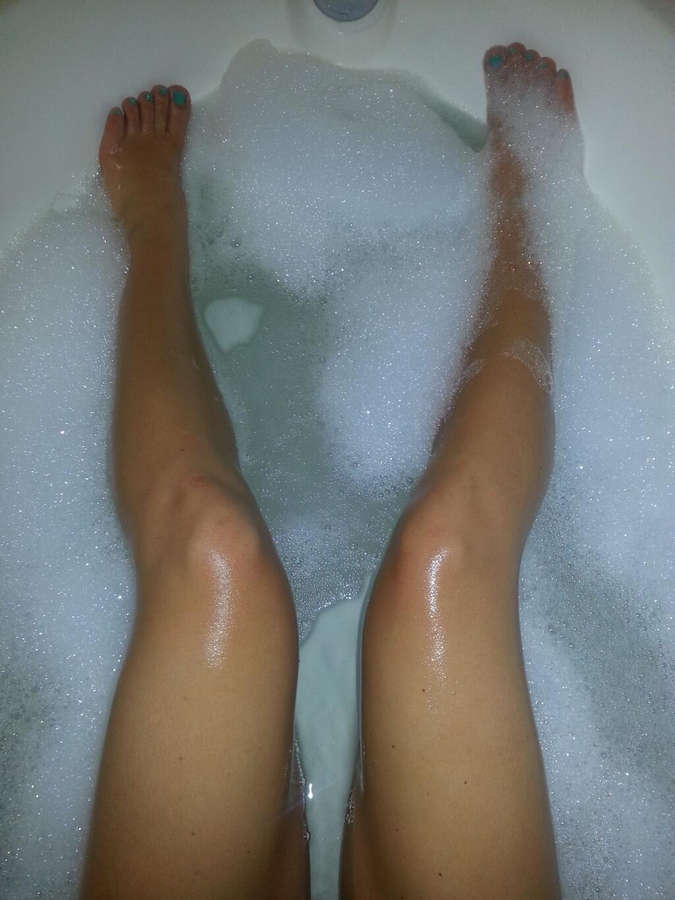 Nicole Aniston Feet