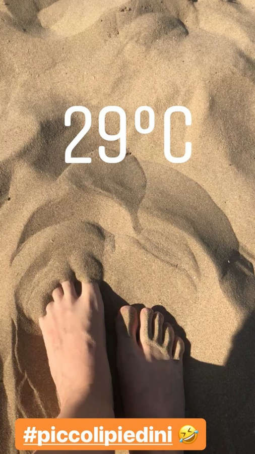 Elisa Donatini Feet